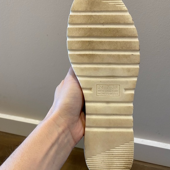 Handmade Leather Virgin Mary Sandals, Guadalupe Leather Shoes Made in Mexico - Picture 4 of 6